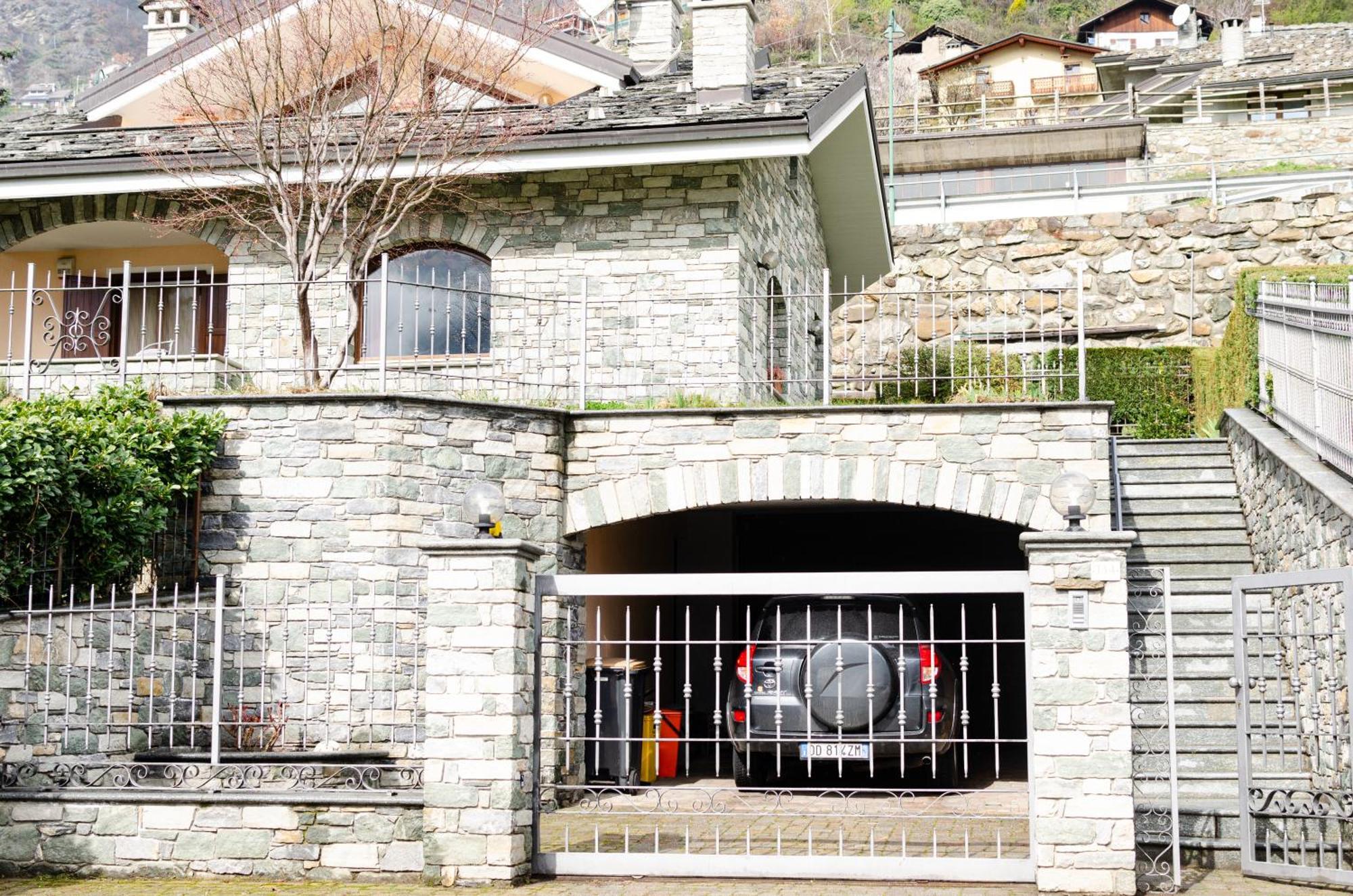 Sarre Skyline Apartment - Relax In Valle D'Aosta Exterior foto